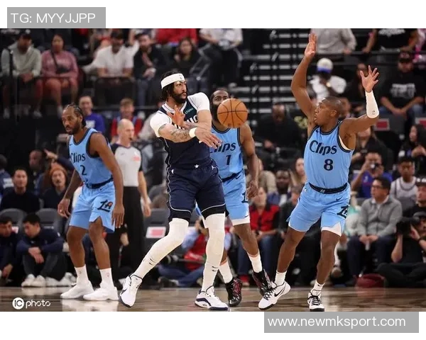 哈登状态起伏不定昨日三分十中今日八投全失全场仅得19分6助攻