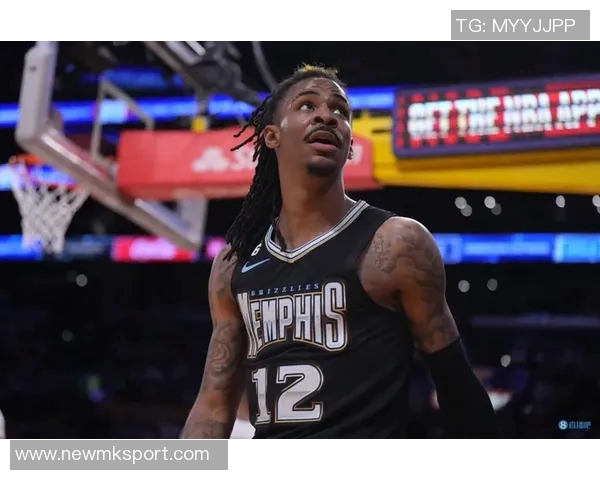 巴特勒盛赞库里：将球交给他后果然奇迹频现